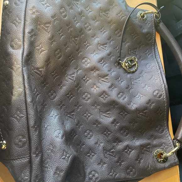 Artsy MM Louis Vuitton  - barely used , comes with box - Picture 6 of 12